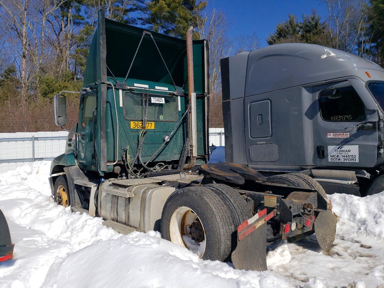 2017 Mack CXU613 Semi Truck