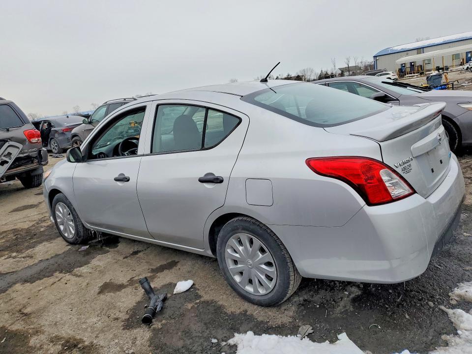 2015 Niss Versa s