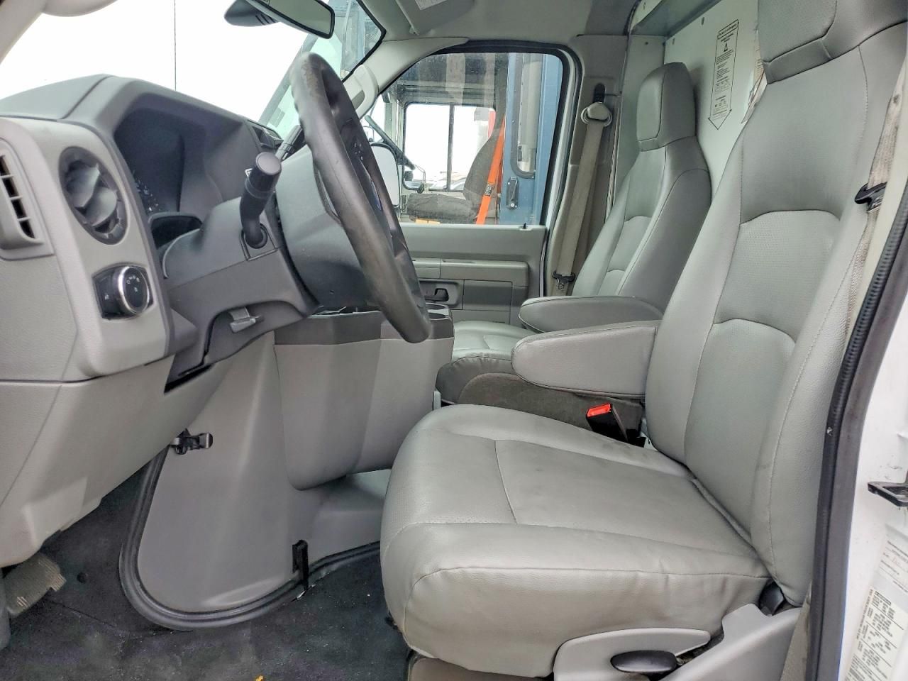 2022 Ford Econoline-BOX Truck