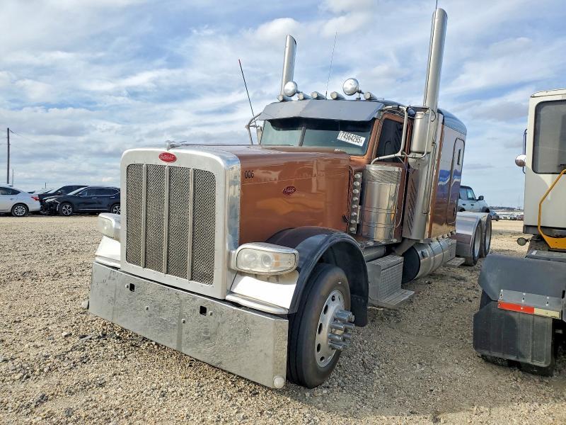 2015 Peterbilt 389 Semi Truck