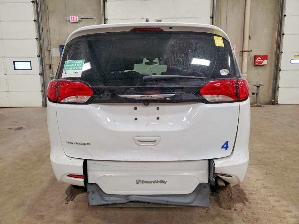 2022 Chrysler Voyager lx