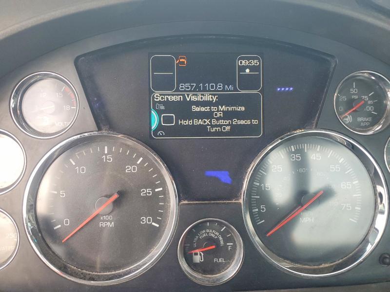 2015 Kenworth T680 Semi Truck