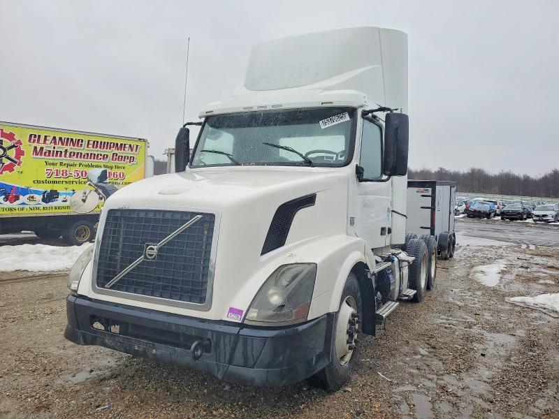 2013 Volvo Vnl Semi Truck
