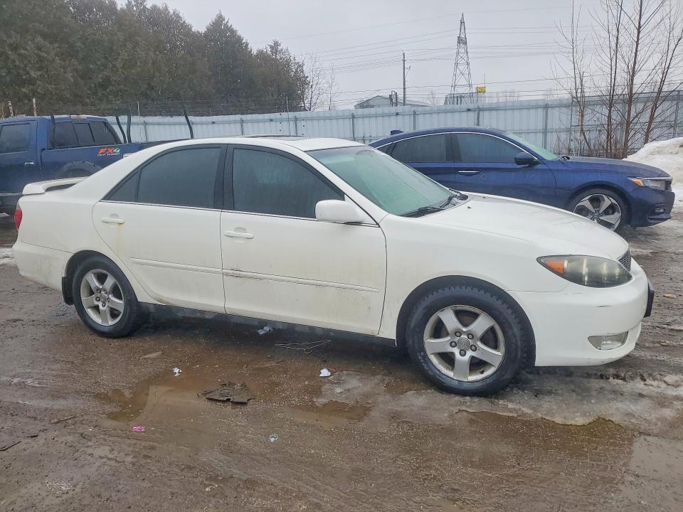 2005 Toyota Camry le