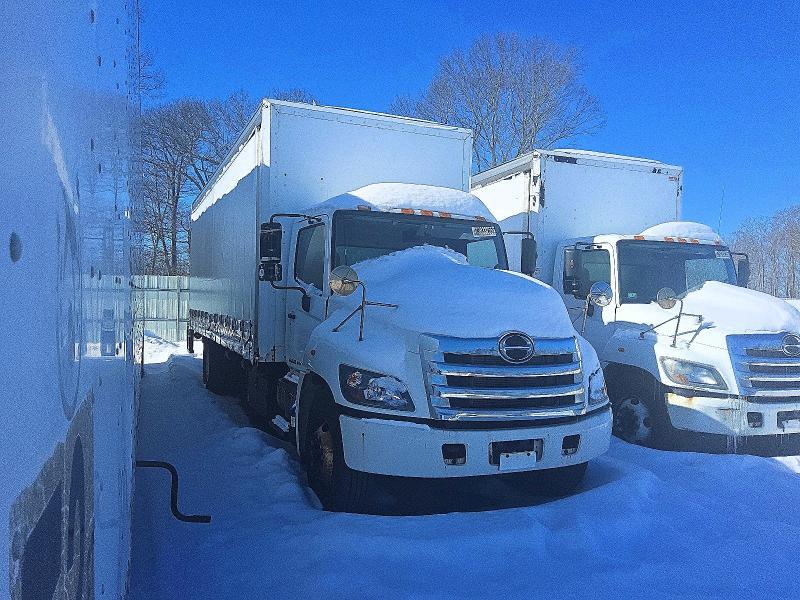 2017 Hino 268 BOX Truck