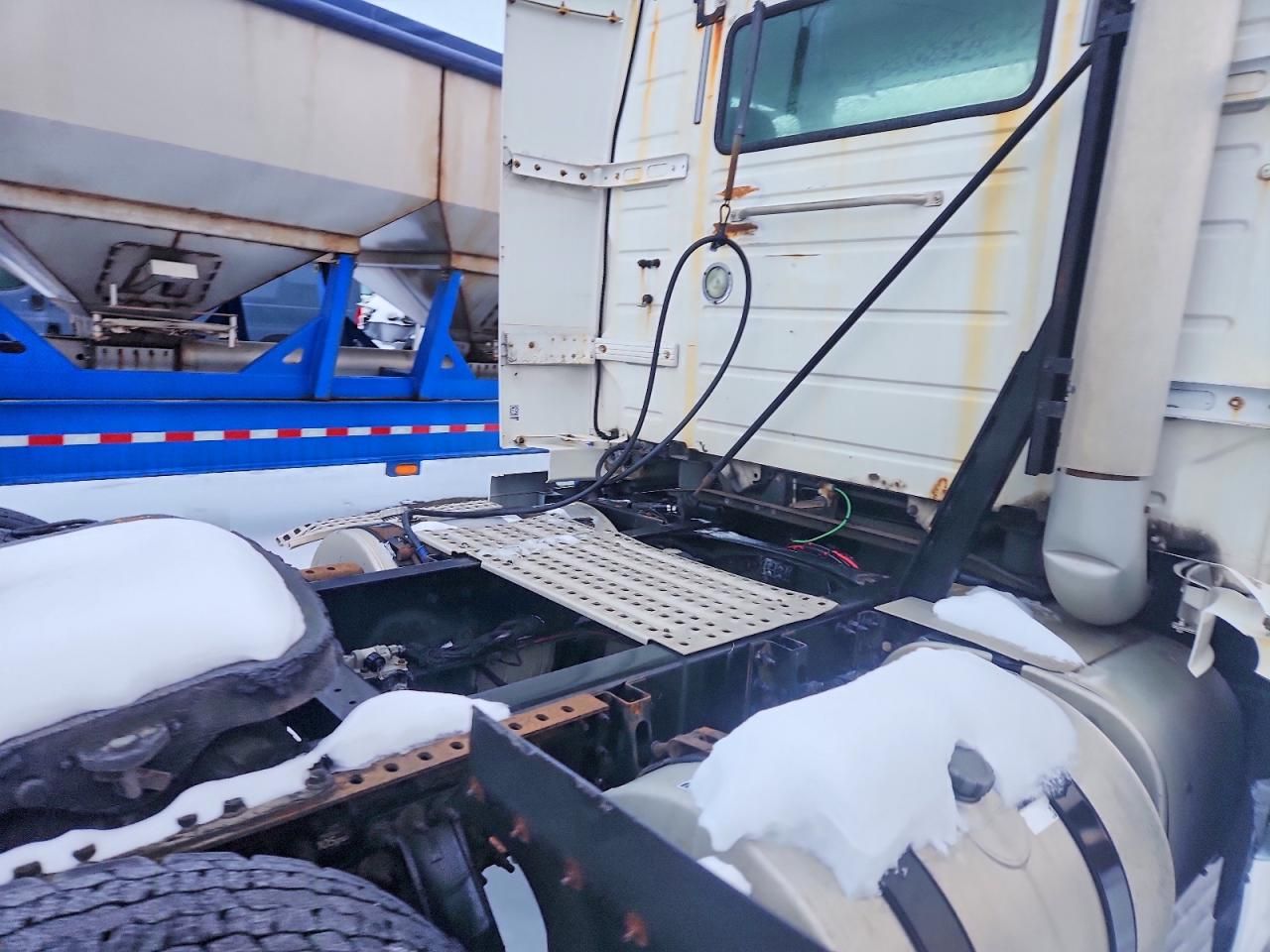 2012 Volvo Vnl Semi Truck