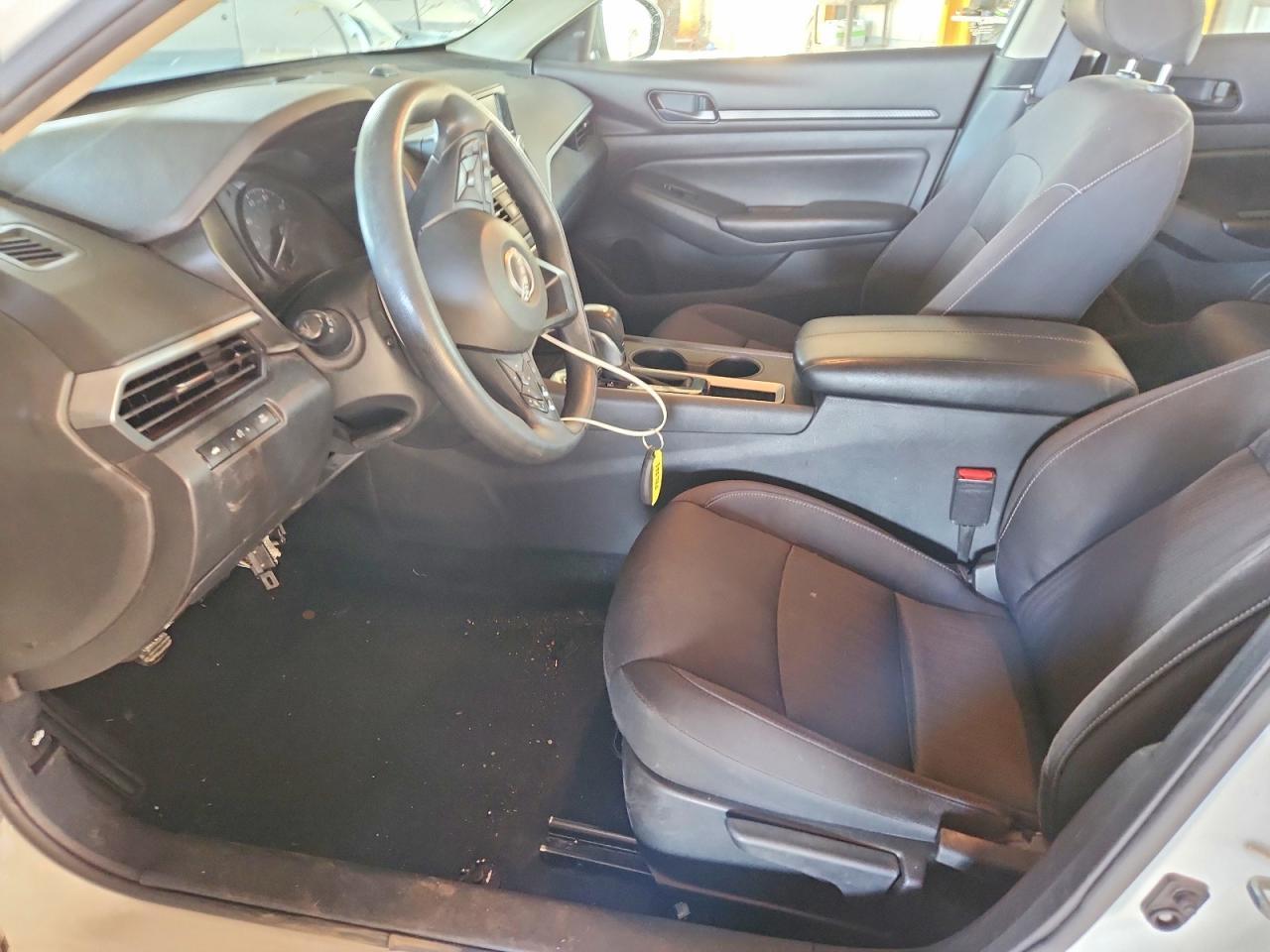 2024 Niss Altima 2.5 s