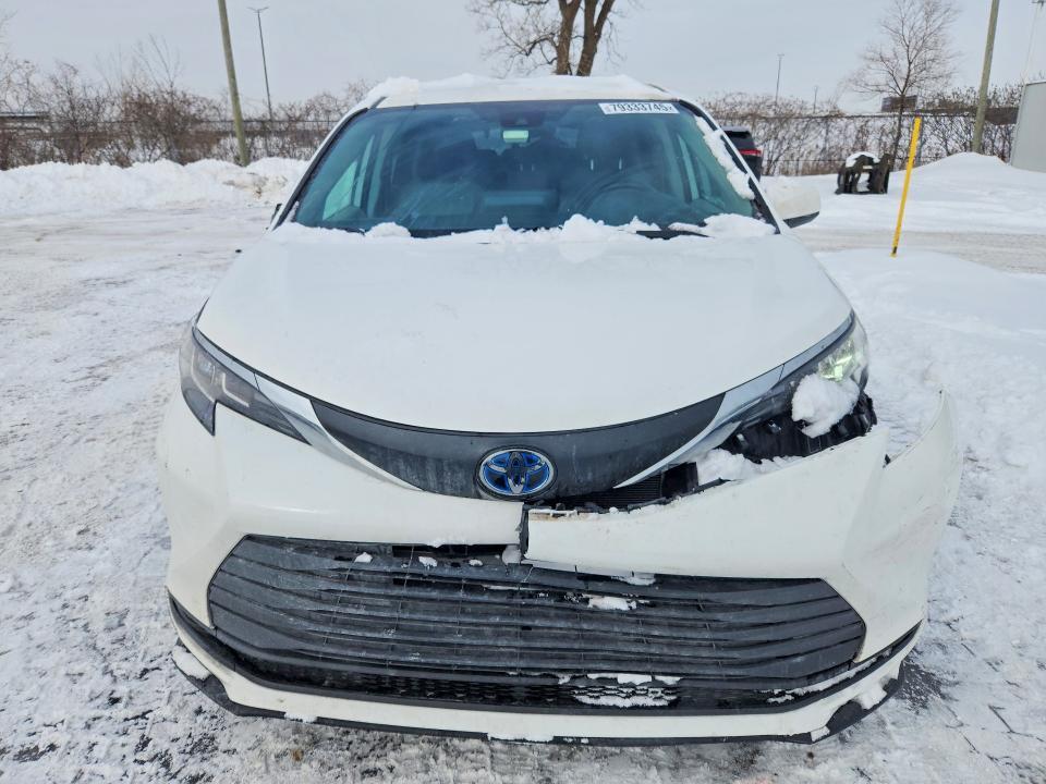 2021 Toyota Sienna le