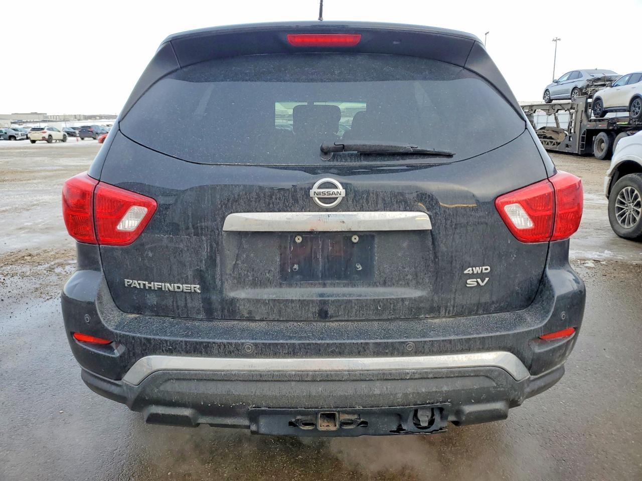 2018 Nissan Pathfinder s