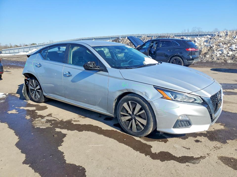 2021 Nissan Altima sv