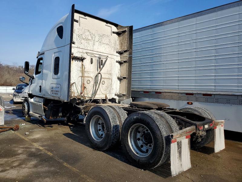 2018 Freigliner 2018 Freightliner Cascadia 126 Semi Truck