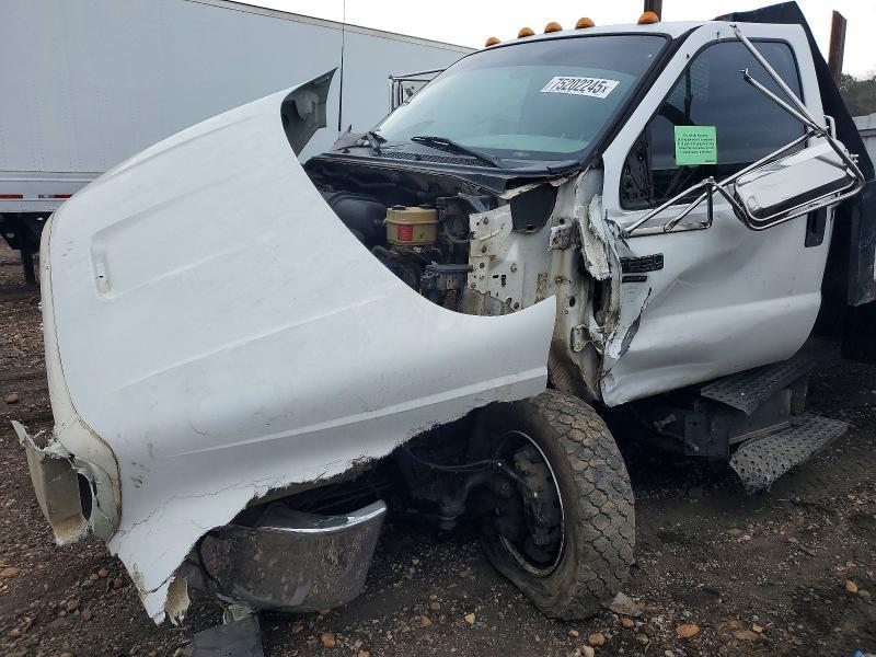 2006 Ford F650 Super Duty Flatbed Truck
