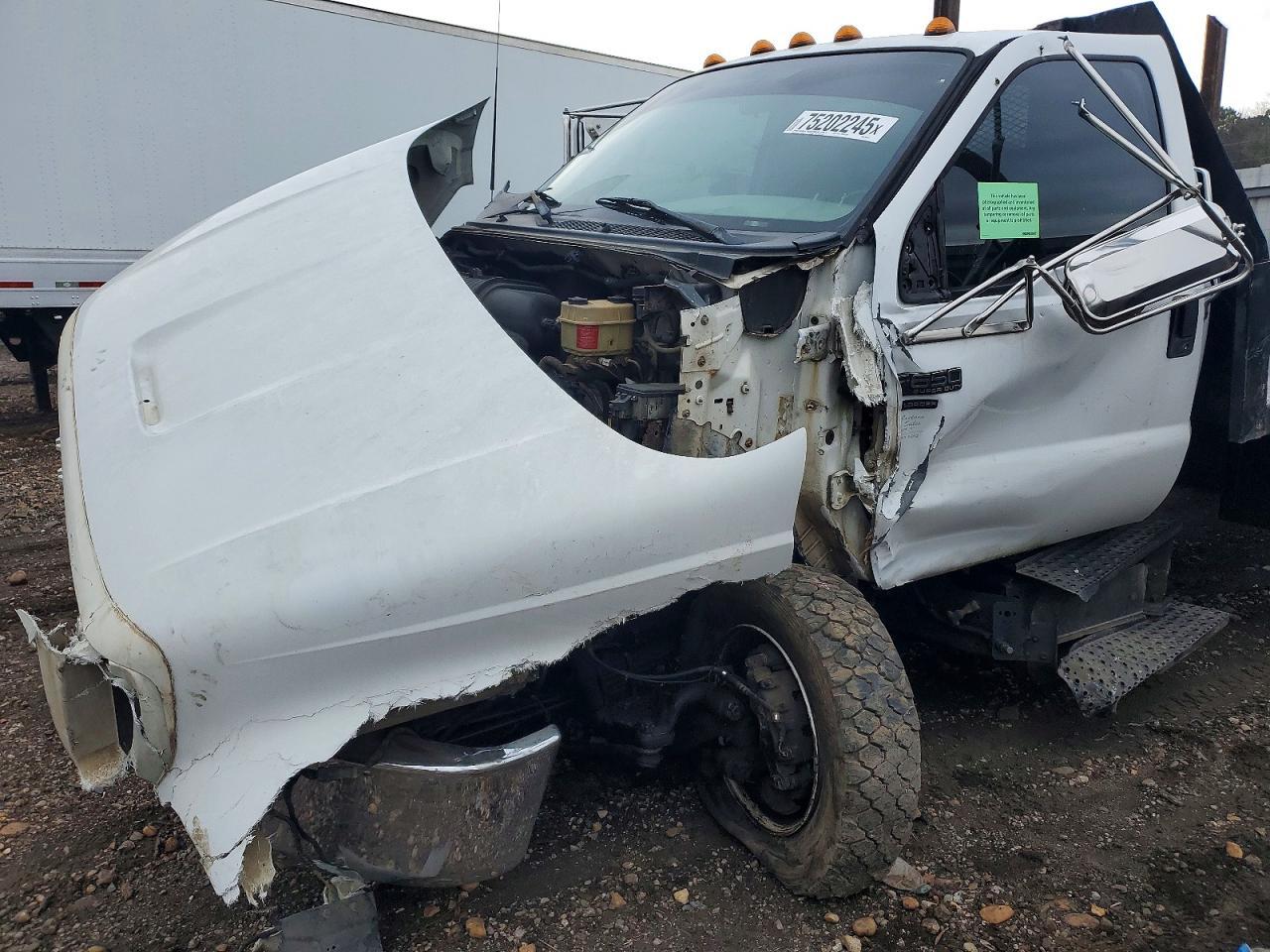 2006 Ford F650 Super Duty Flatbed Truck