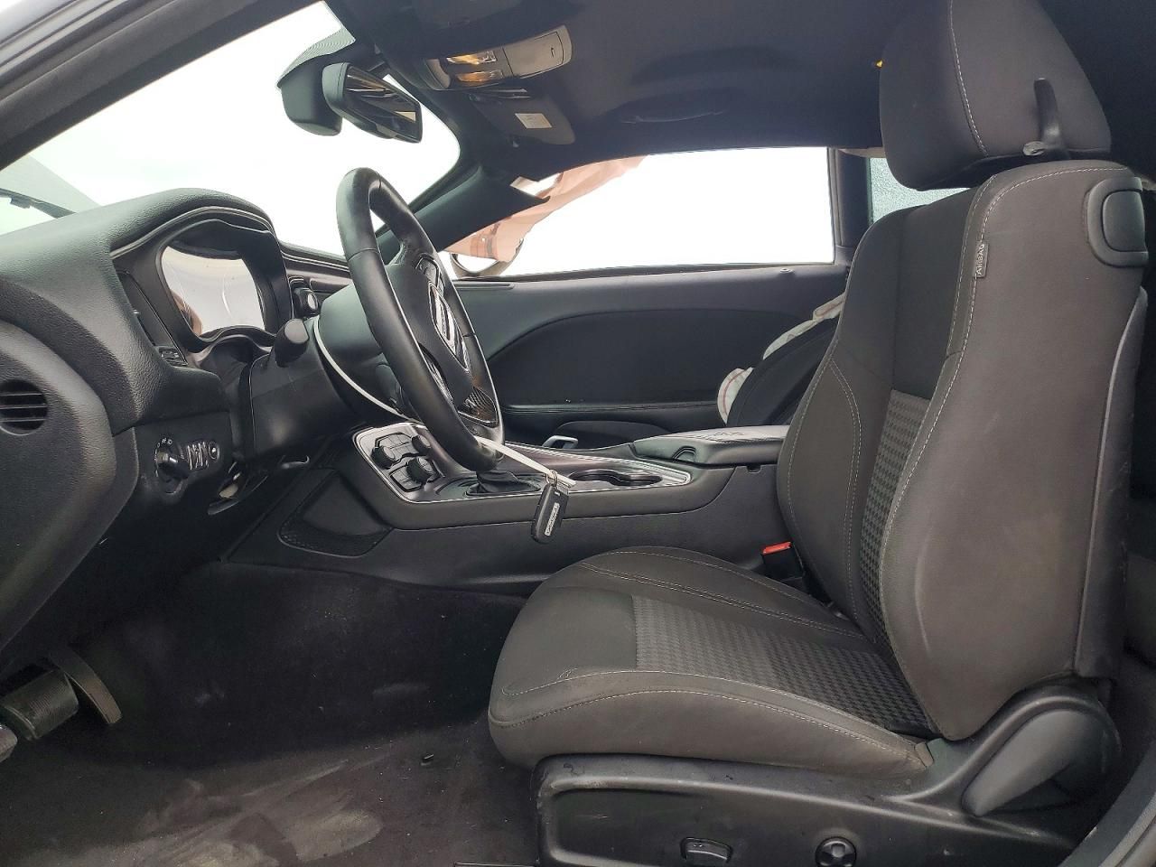 2016 Dodge Challenger sxt