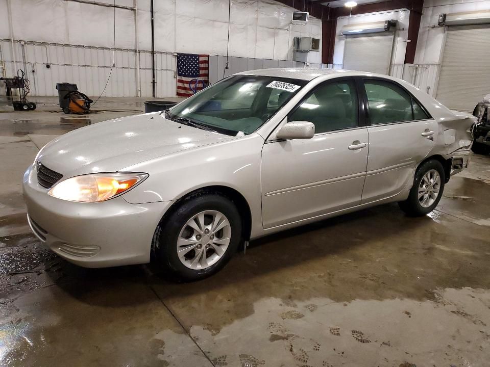 2004 Toyota Camry le