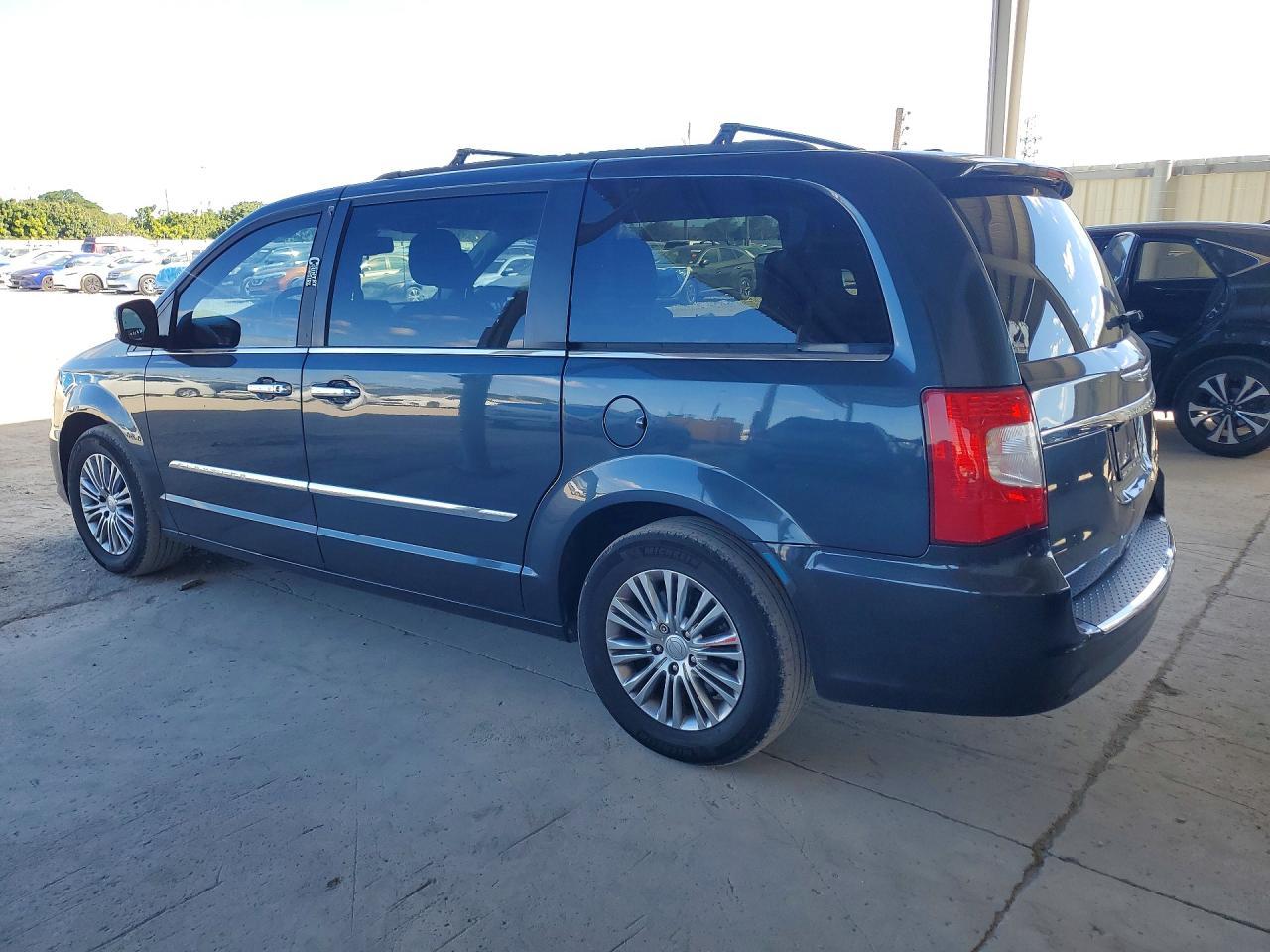 2014 Chrysler Town & Country Touring l