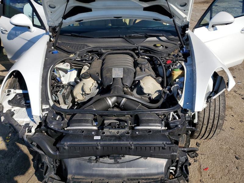 2016 Porsche Panamera 2