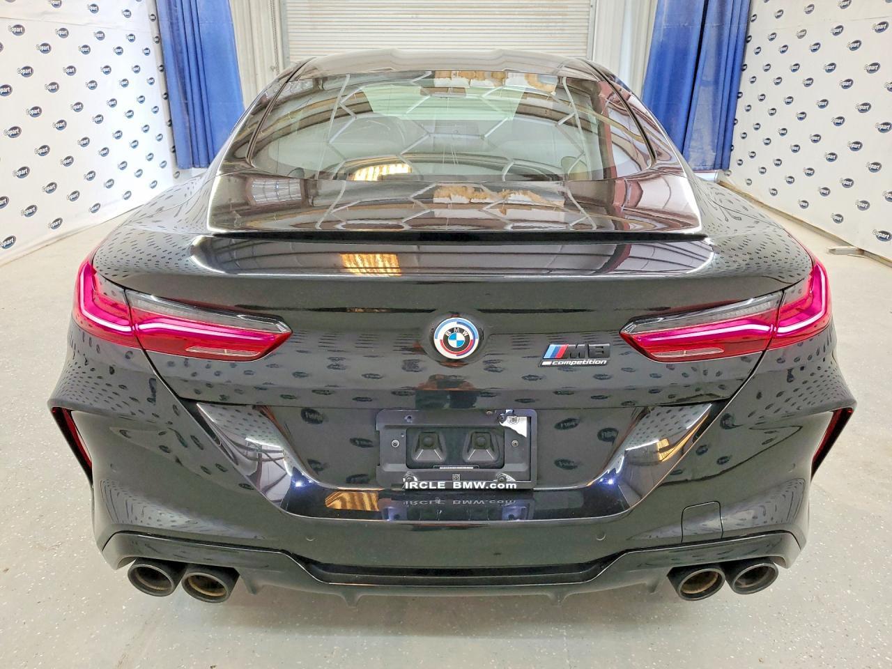 2023 BMW M8