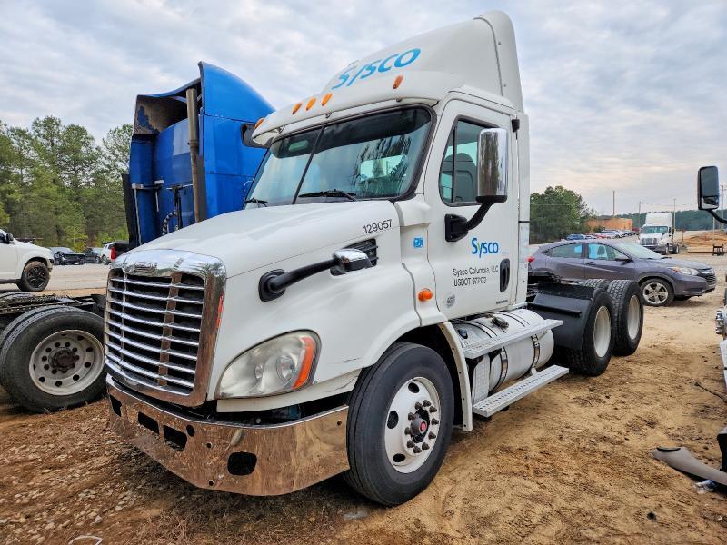 2011 Freightliner Cascadia Semi Truck