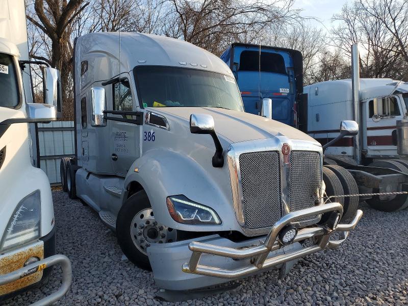 2020 Kenworth Construction T680