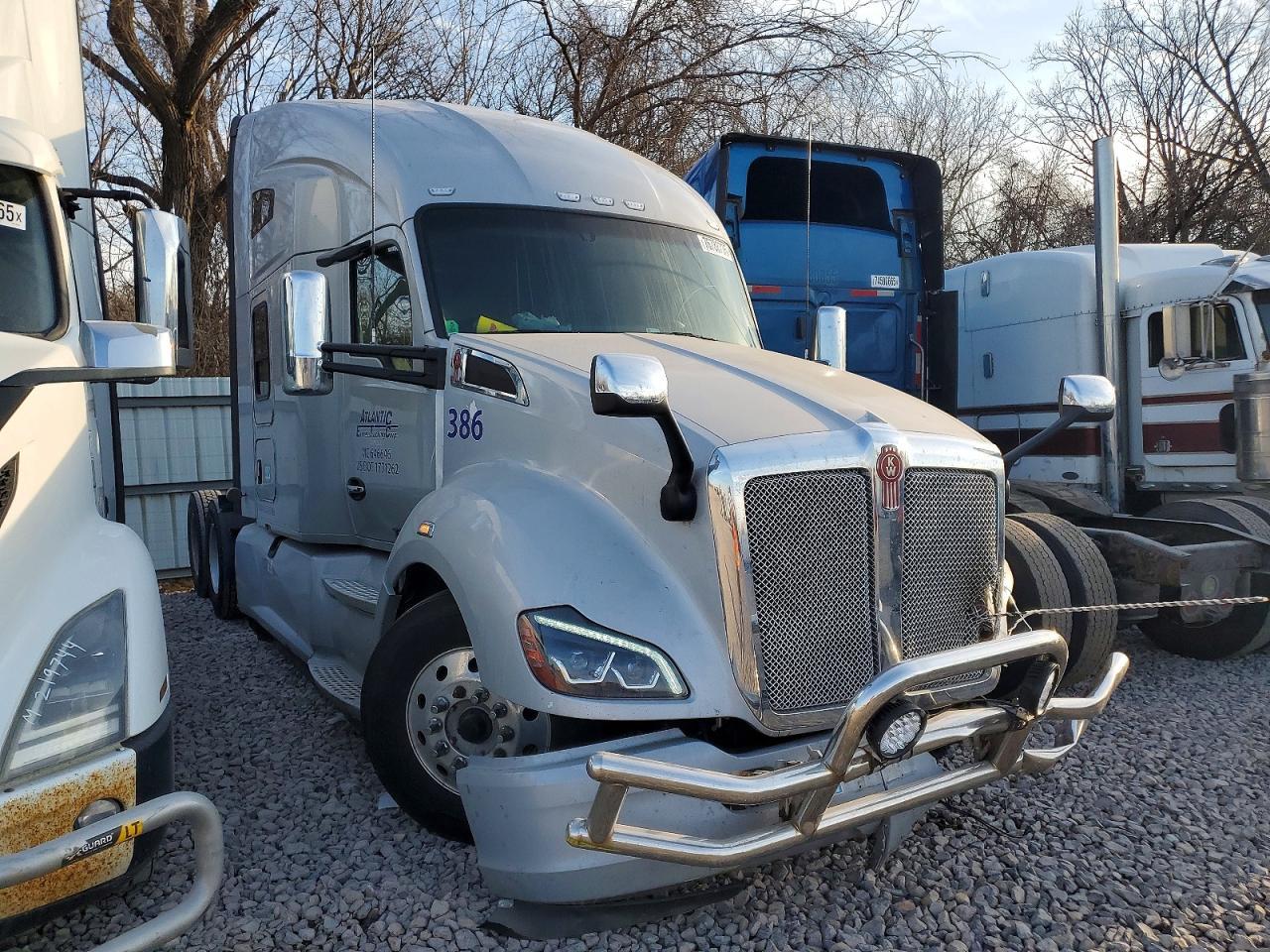 2020 Kenworth Construction T680