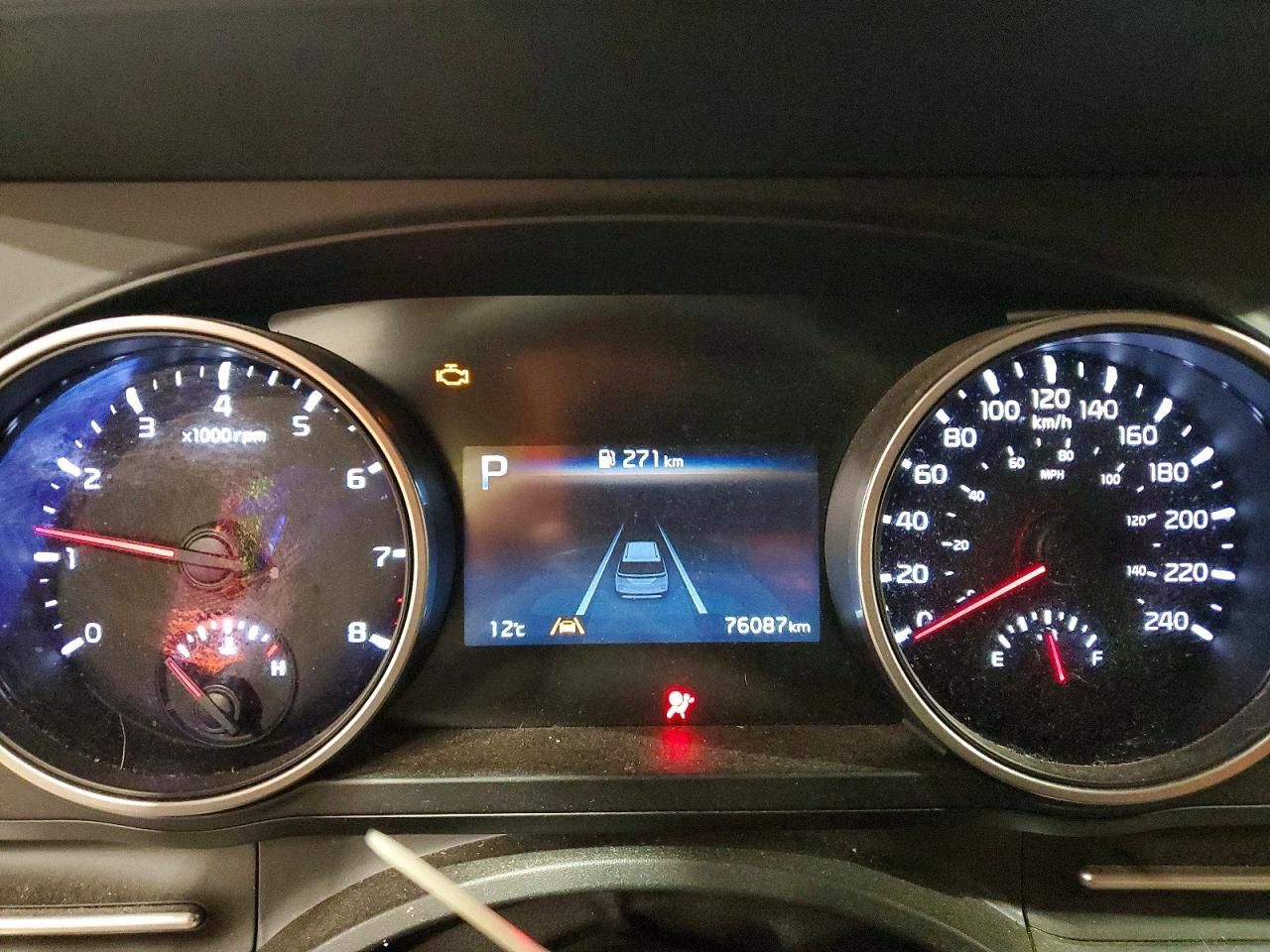 2023 KIA Carnival lx