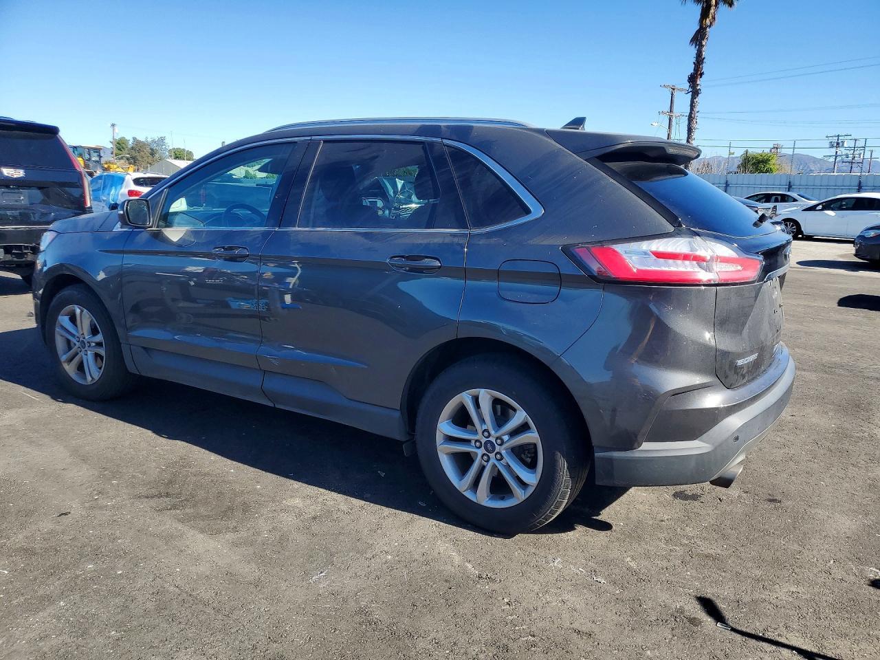 2019 Ford Edge sel