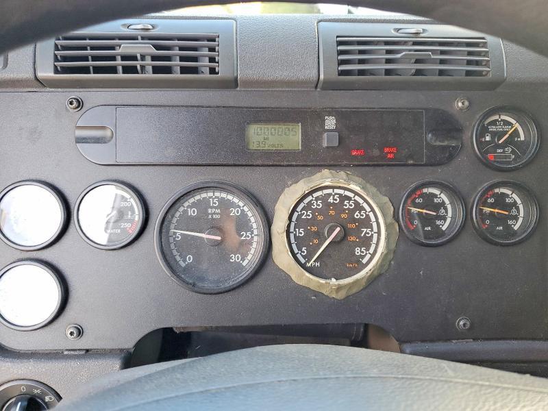 2012 Freightliner Cascadia 1-truck cab and Chassis