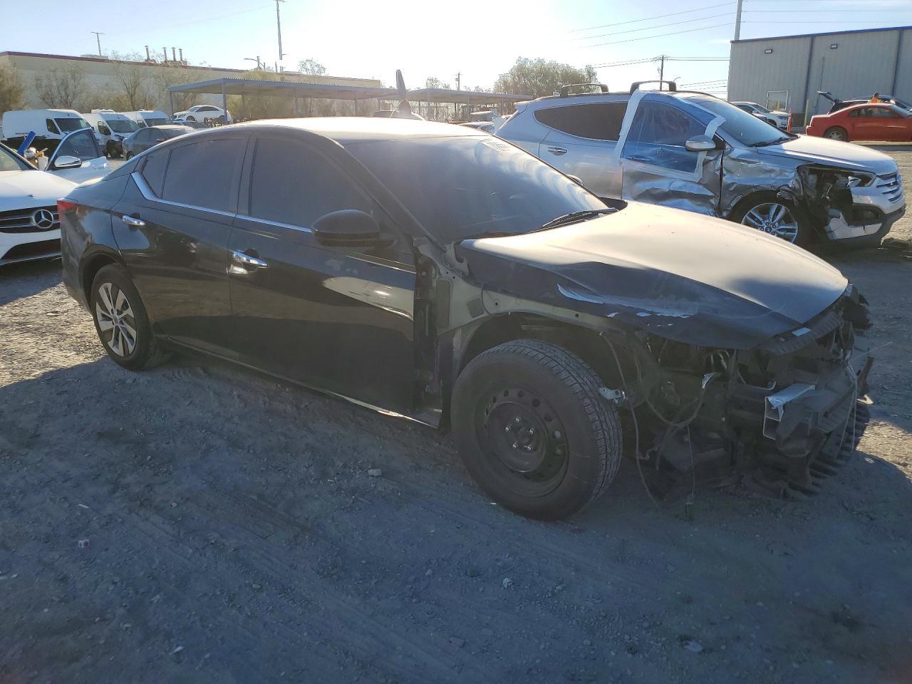 2023 Nissan Altima s