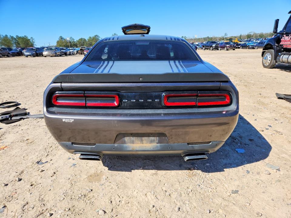 2016 Dodge Challenger r