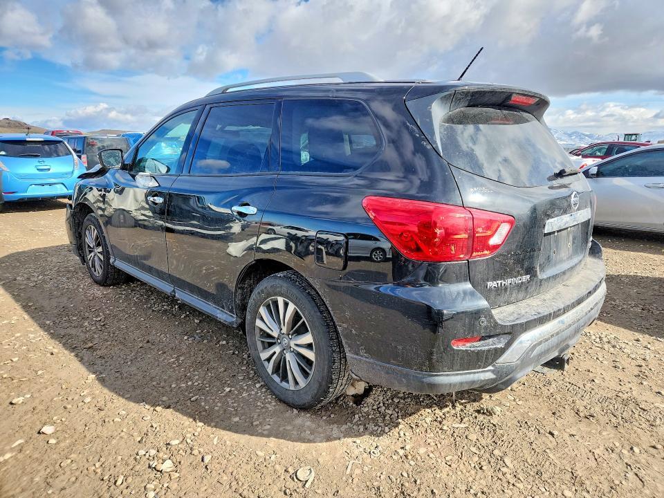 2018 Nissan Pathfinder sv