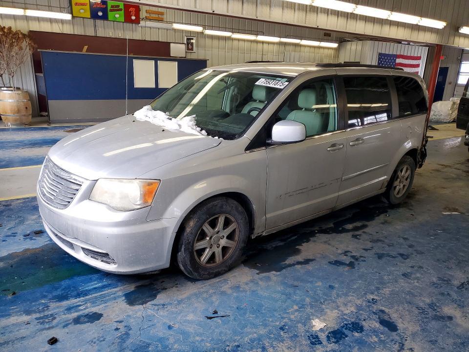 2011 Chrysler Town & Country Touring l