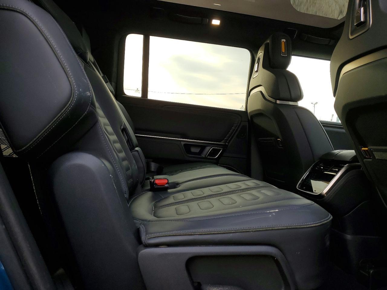 2023 Rivian R1S Adventure