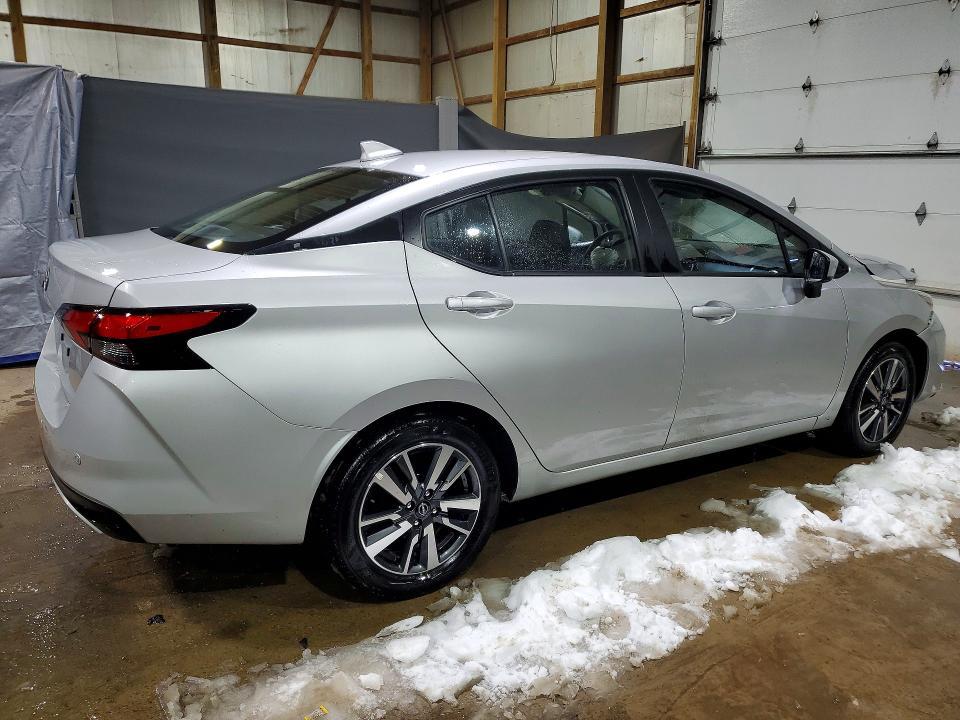 2025 Nissan Versa sv