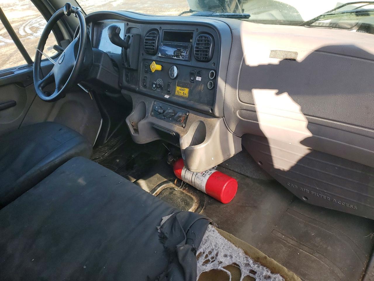 2020 Freightliner Business Class M2 BOX Truck