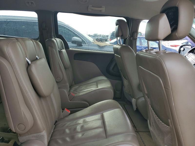 2013 Chrysler Town & Country Touring