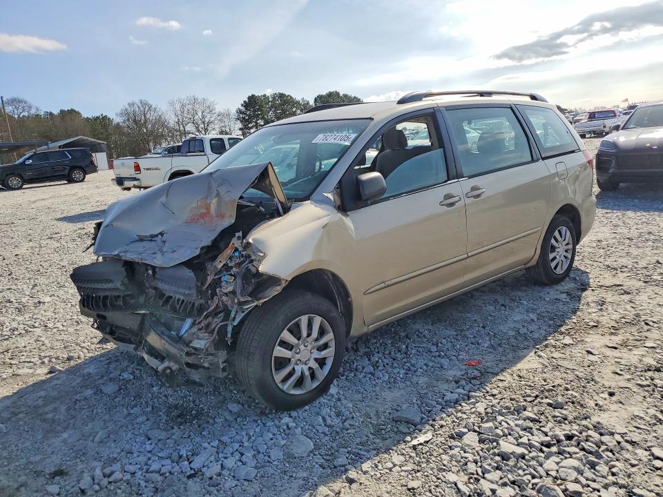2005 Toyota Sienna ce 8 Passenger