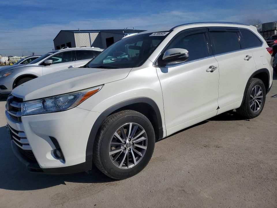 2018 Toyota Highlander se