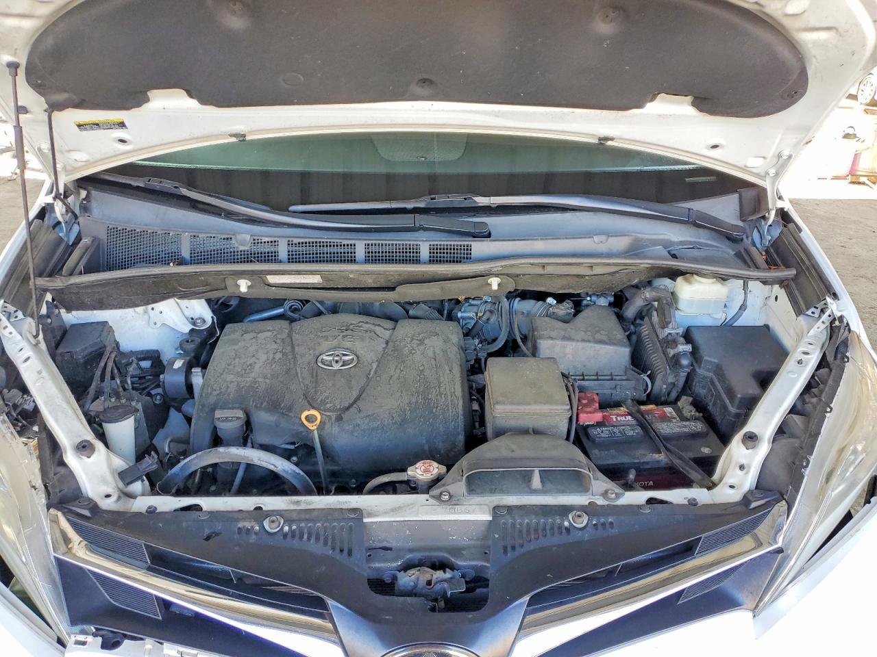 2019 Toyota Sienna le