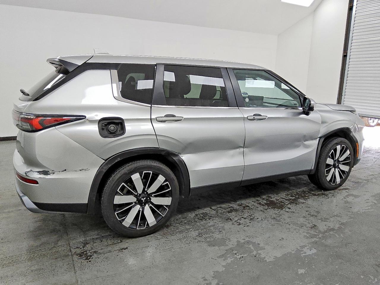 2025 Mitsubishi Outlander se