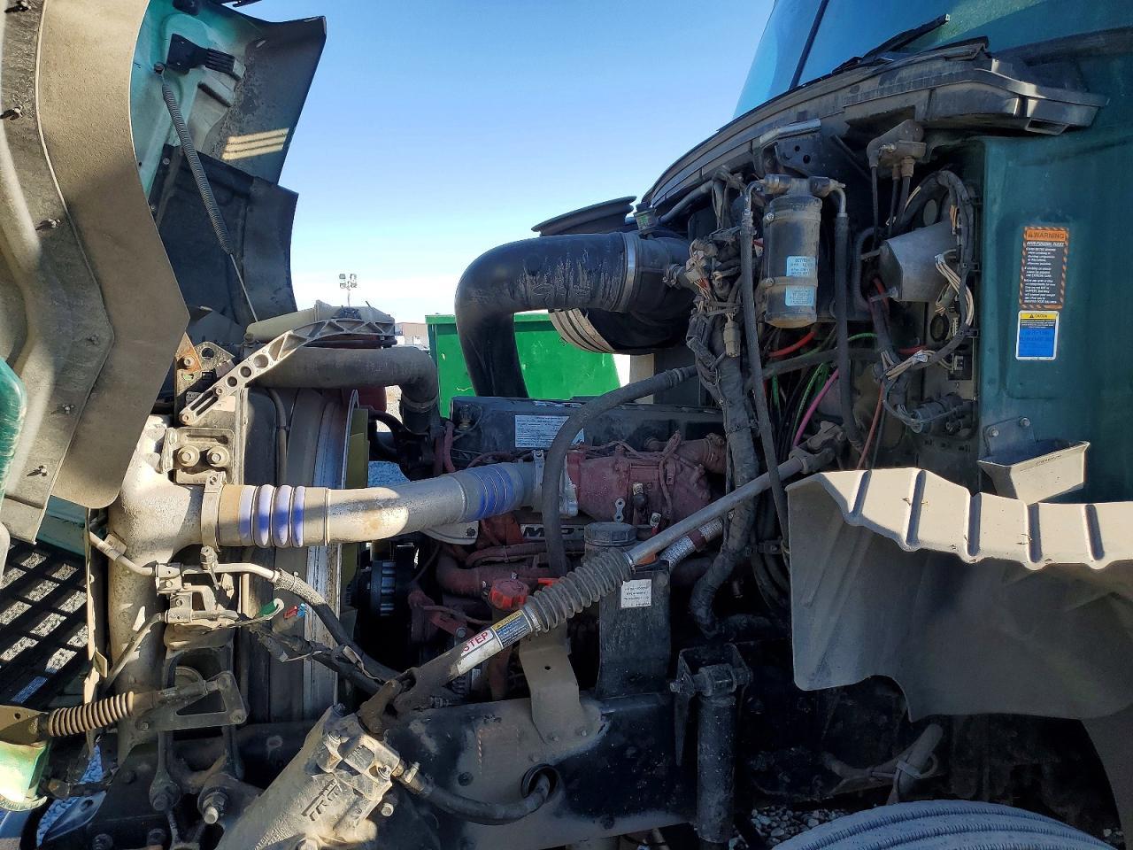 2018 Mack CXU612 Semi Truck
