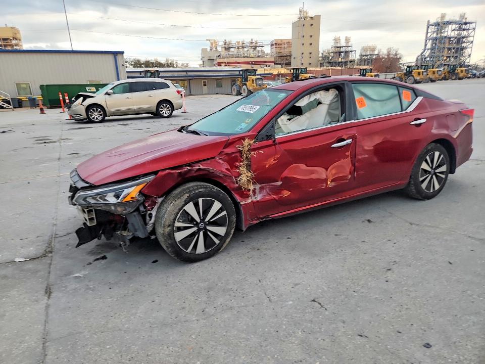 2021 Nissan Altima sv