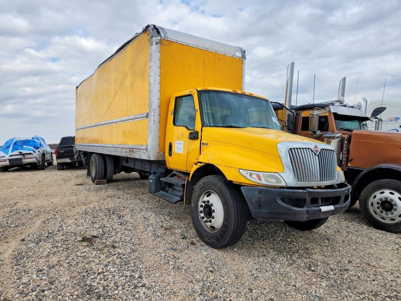 2020 International MV607 BOX Truck