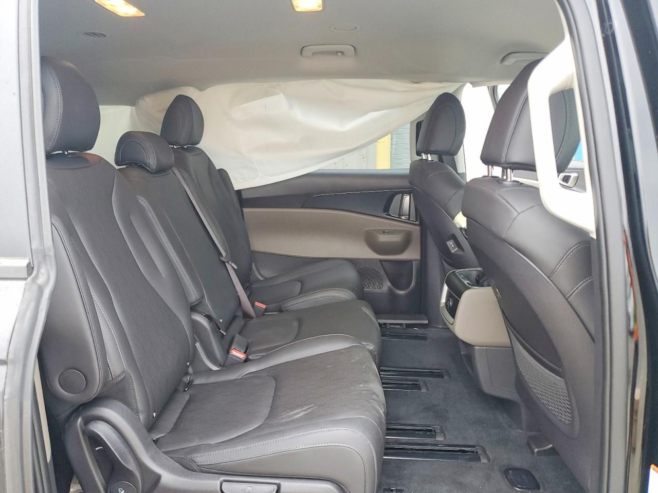 2026 KIA Carnival lx