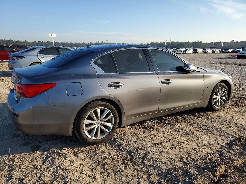 2015 Infiniti Q50 Premium