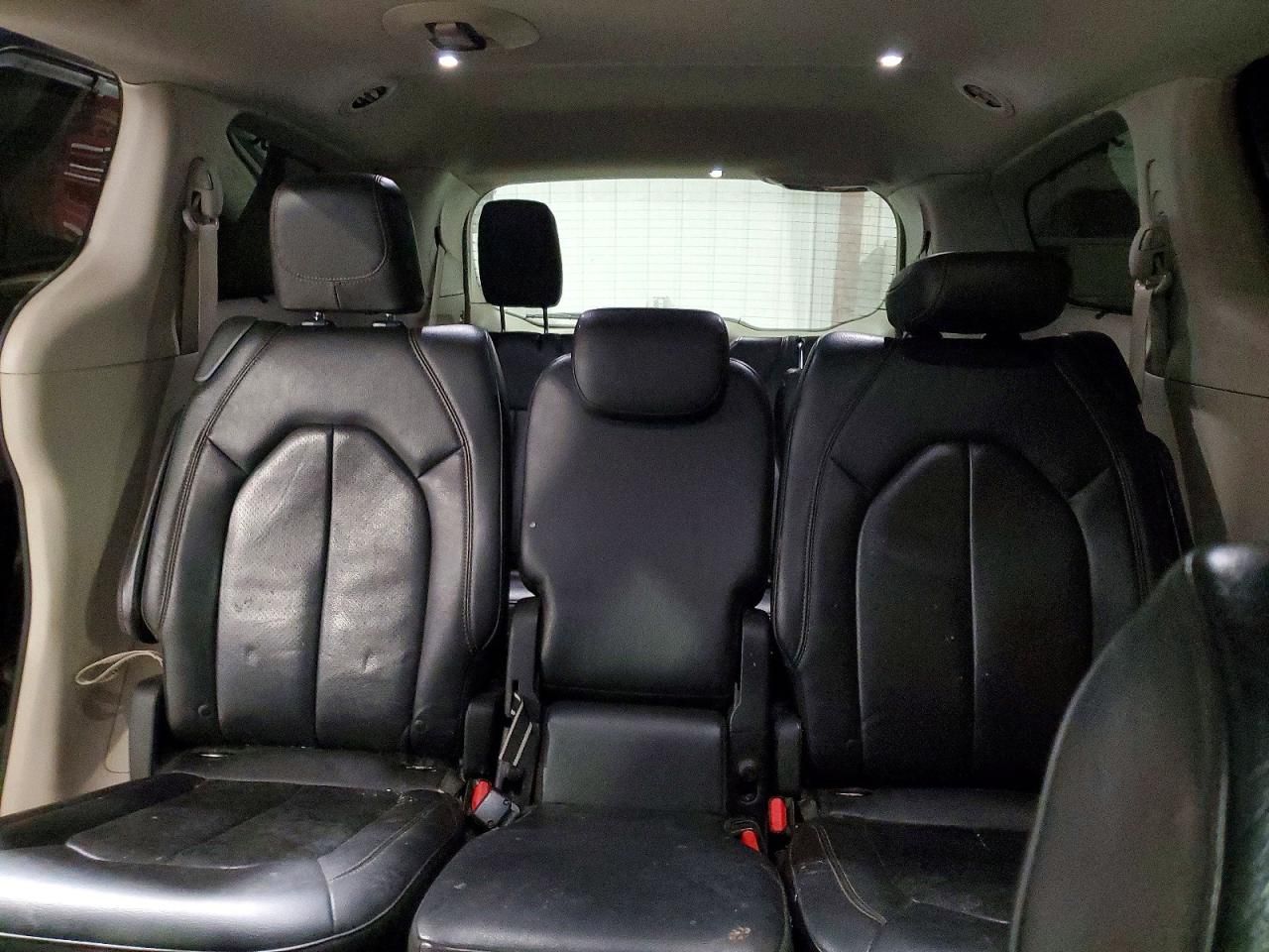 2018 Chrysler Pacifica Touring l