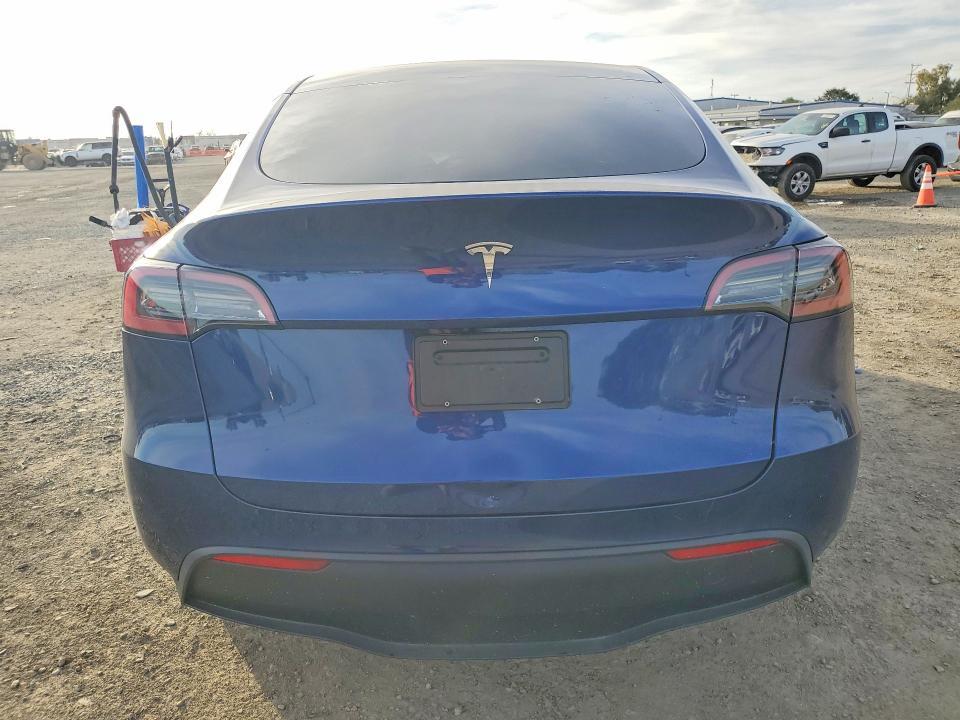 2025 Tesla Model y