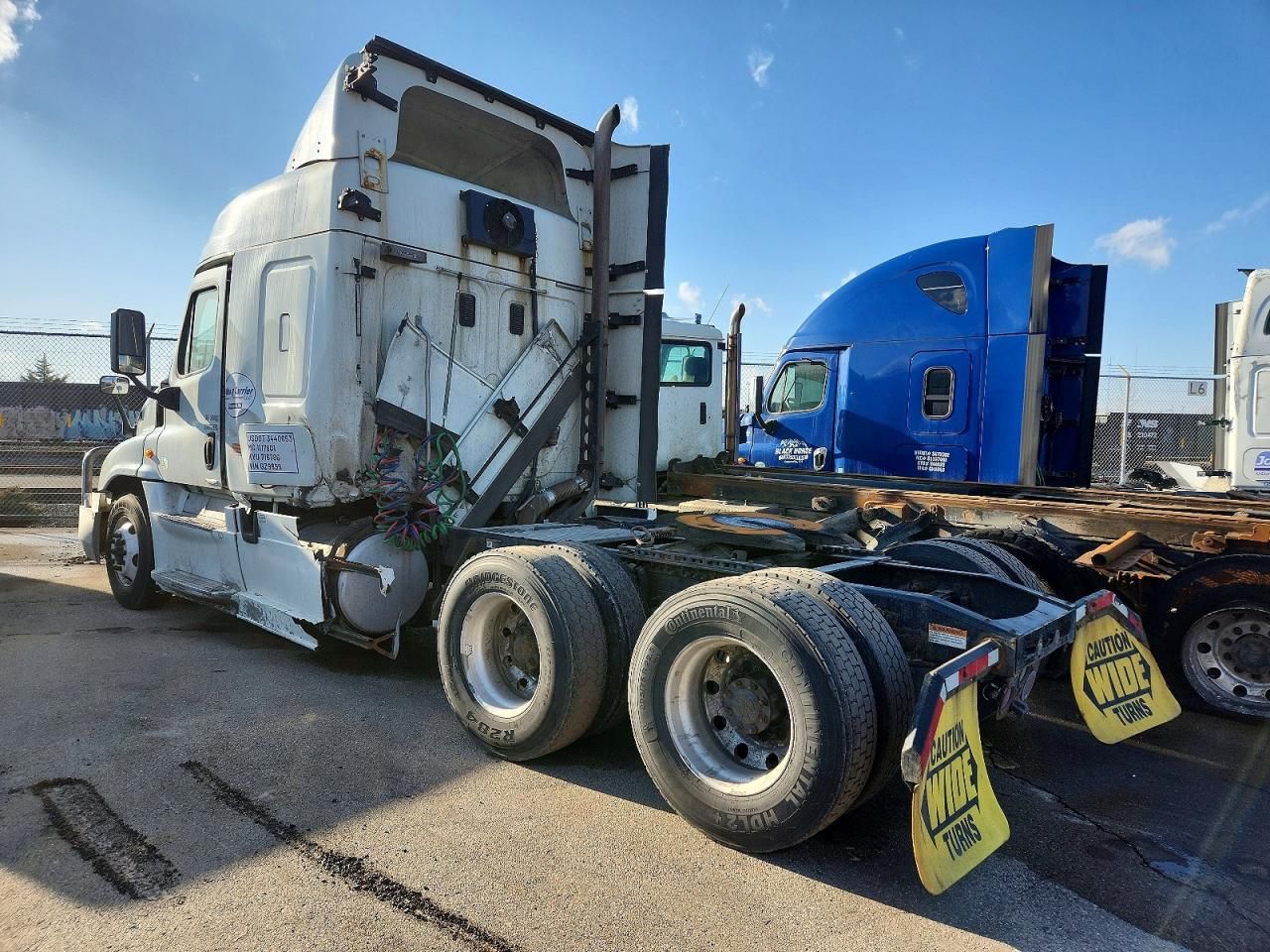 2016 Freightliner Cascadia 125 Semi Truck