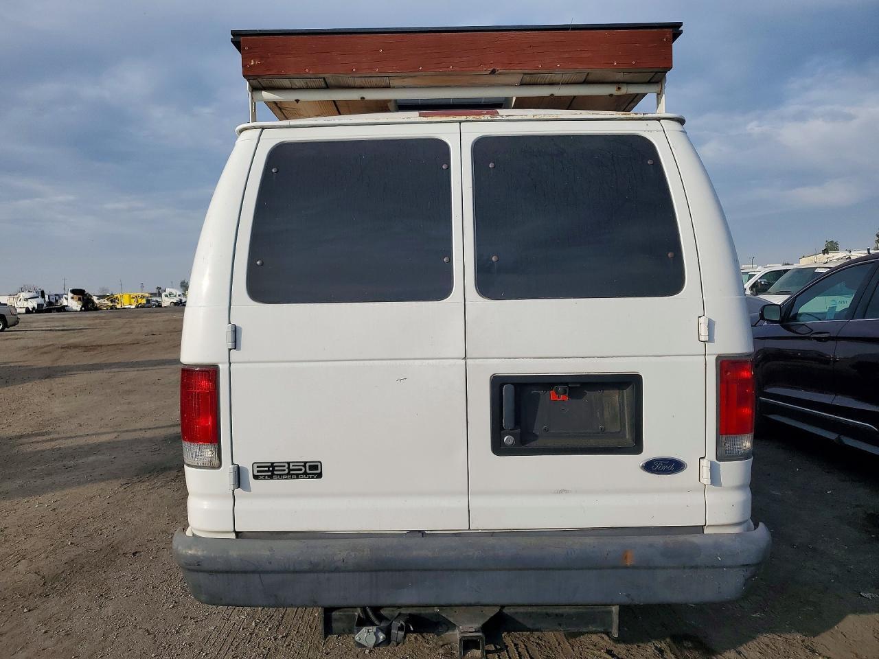 2001 Ford Econoline E350 Super Duty Wagon