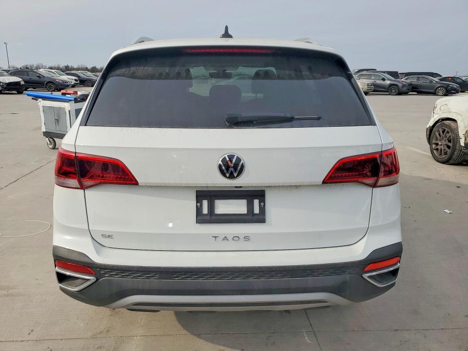 2024 Volkswagen Taos se